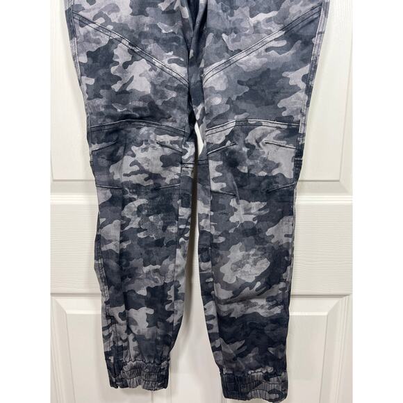 Spanx Blackwash Camouflage Stretch Twill Cargo Jogger Zipper Hem Detail Small - Picture 7 of 12